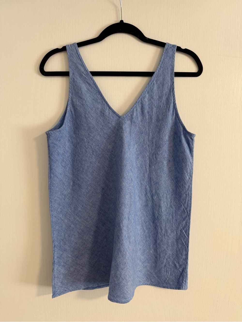 Lilly Pulitzer Linen blue Florin Loose
Fit Sleeveless Top size medium - Picture 5 of 8